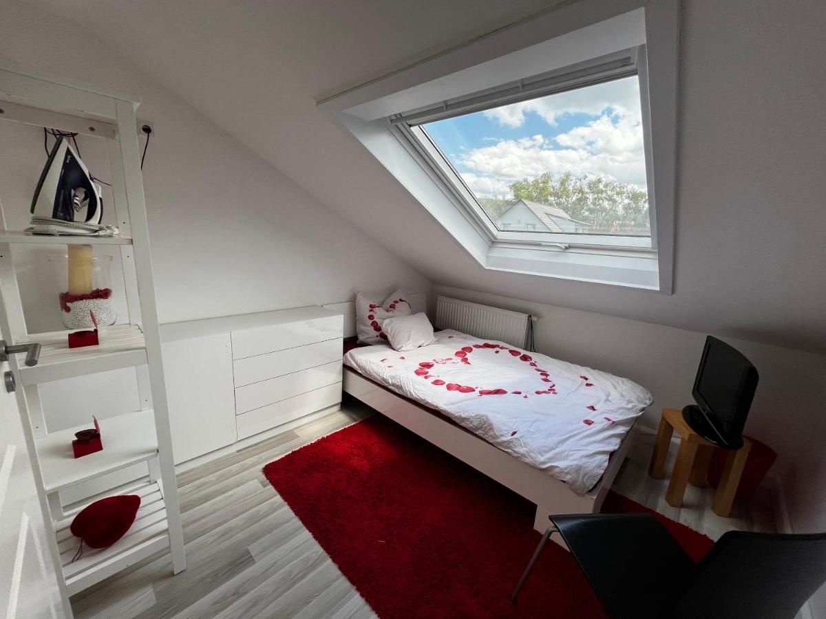 Ferienwohnung Schlueter Nußloch エクステリア 写真